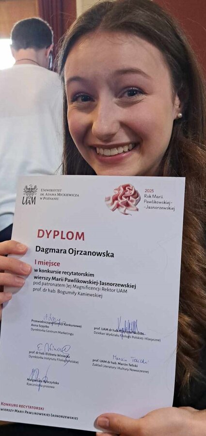 Sukces Dagmary Ojrzanowskiej w IV Ogólnopolskim Uniwersyteckim Konkursie Recytatorskim Wierszy Marii Pawlikowskiej-Jasnorzewskiej