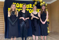 Poezja i teatr w jednym – Grupa Teatralna „Arlekin” w akcji! 